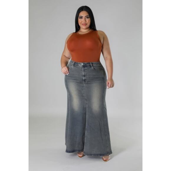 High-waisted Stretch Demin Skirt in Size 2XL - Picture 1 of 5